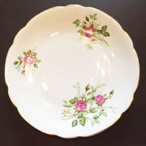 assiettes plates fleur - location vaisselle vintage