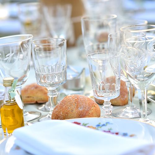 table d exception vaisselle vintage